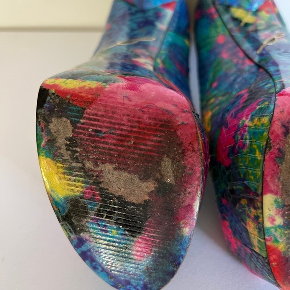 Brian Atwood Bambola Brightcolored
Snakeprint Peep Toe Platform Heels - Picture 9 of 11